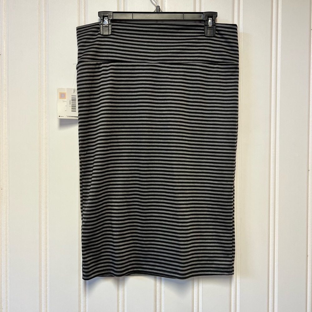 LuLaRoe Cassie Pencil Skirt L Black Gray Striped Made in USA Stretch - Picture 2 of 4